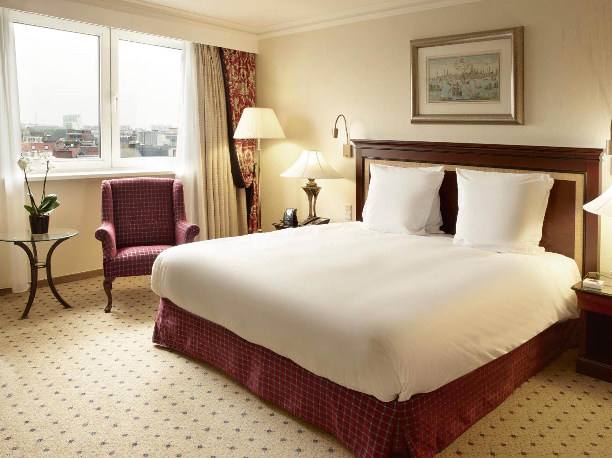 Hilton Antwerp Old Town Hotel Bagian luar foto