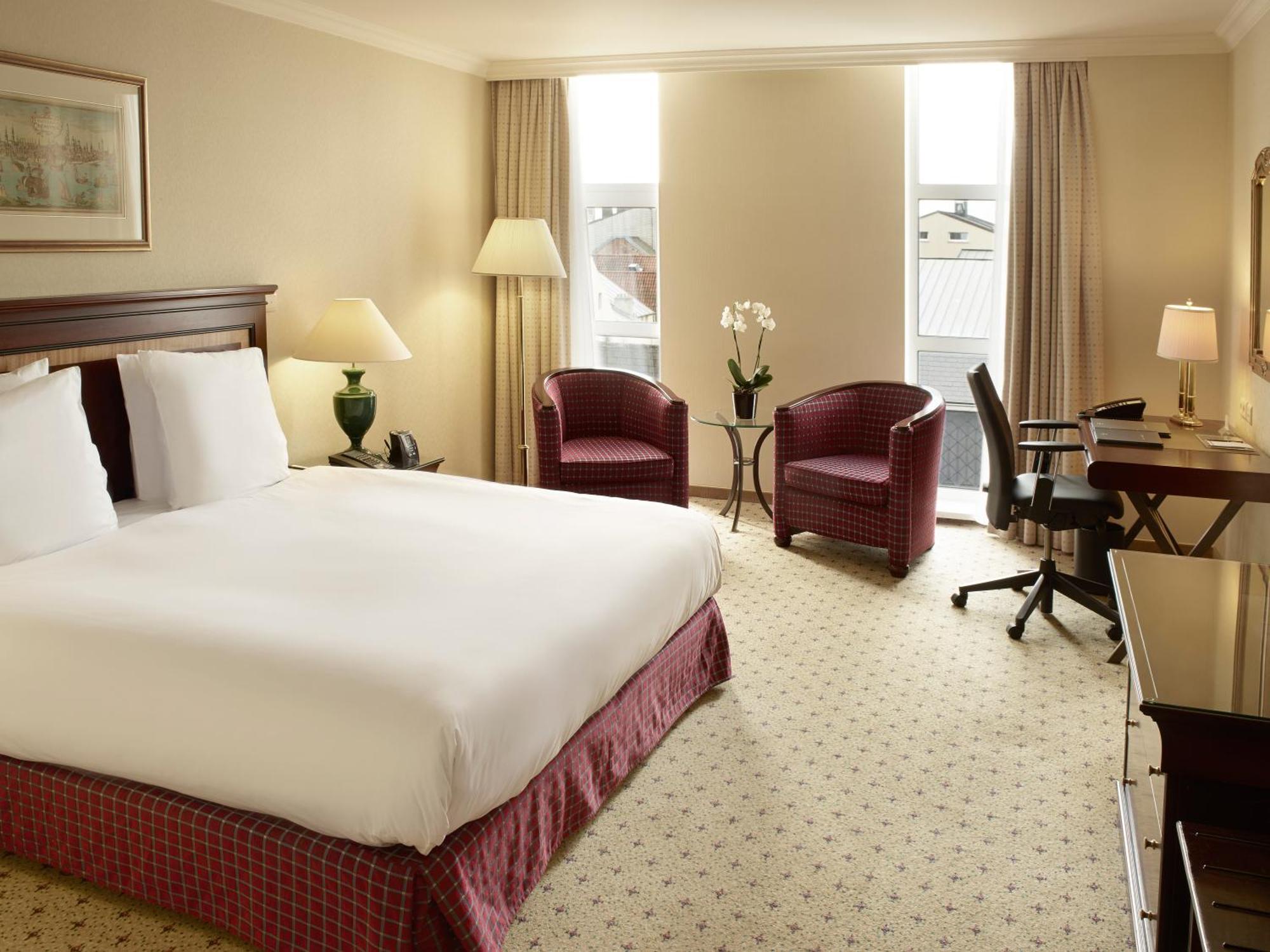 Hilton Antwerp Old Town Hotel Bagian luar foto