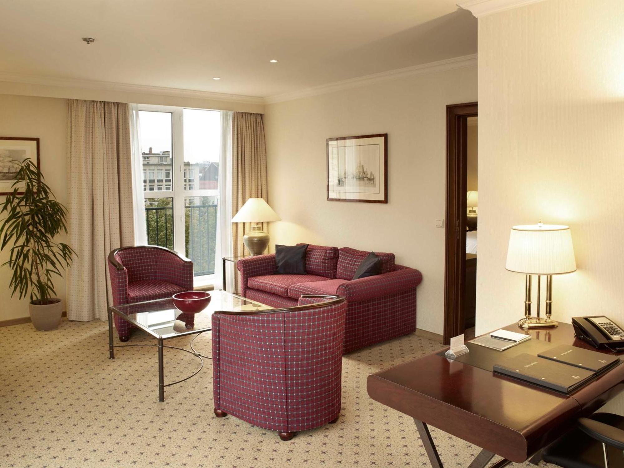 Hilton Antwerp Old Town Hotel Bagian luar foto
